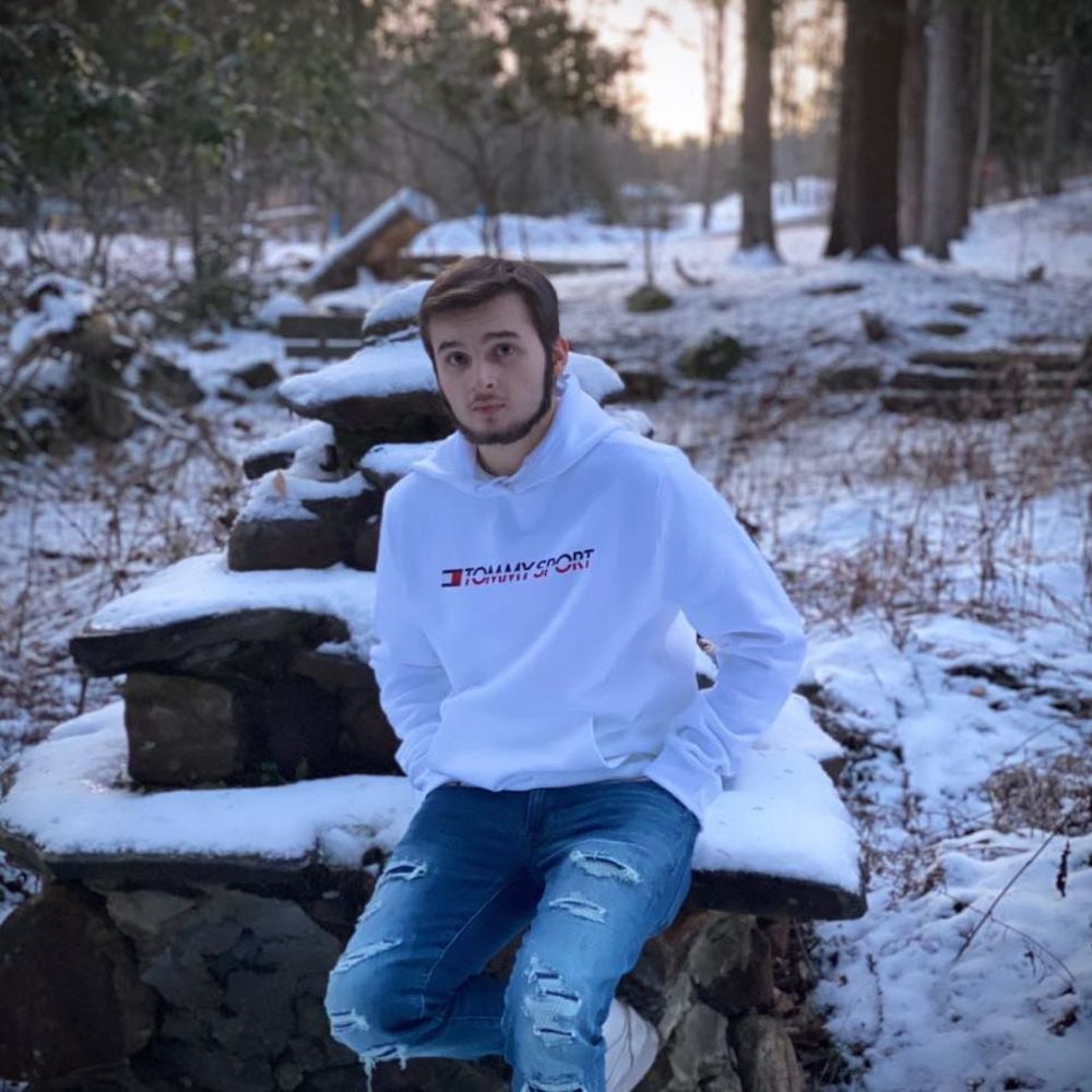 Meet your Posher, Ethan